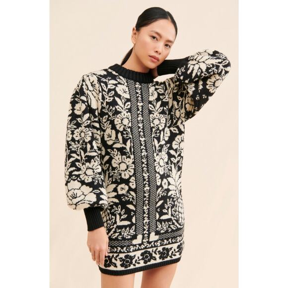 Farm Rio - Pineapple Garden Mini Knit
Dress - Large - Picture 1 of 12